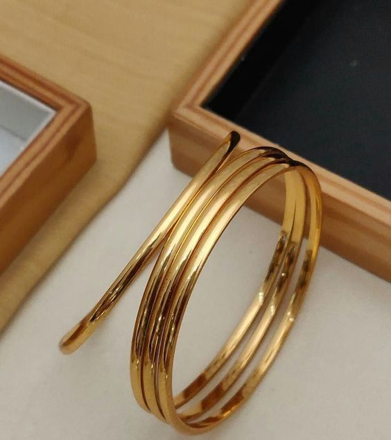 Modern Elegance Meets Classic Tradition: Indian Gold-Plated Bangles